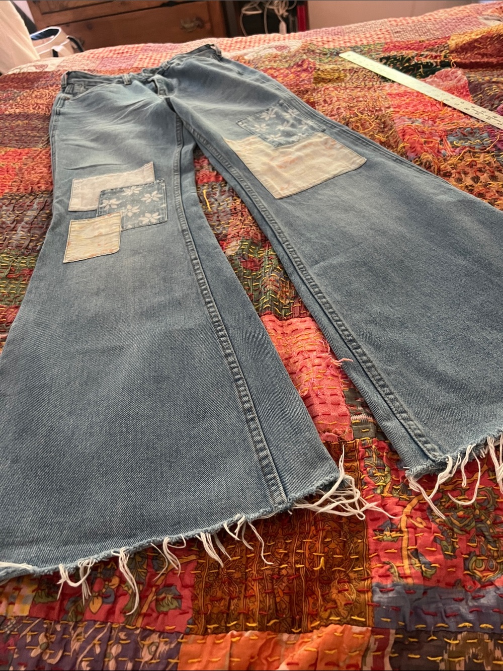 Wrangler women’s flared patchwork Jeans in Washed Blue - Picture 9 of 16
